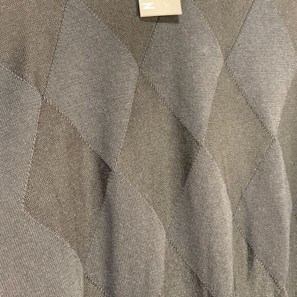 VAN Heusen Black on Black Argyle V Neck Sweater - Picture 5 of 10